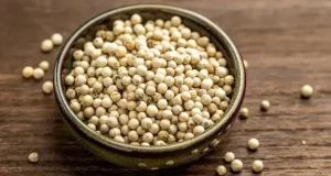 Bảng Giá Tiêu Trắng (Tiêu Sọ) Mới Nhất: Mức Chênh Lệch Thực Tế