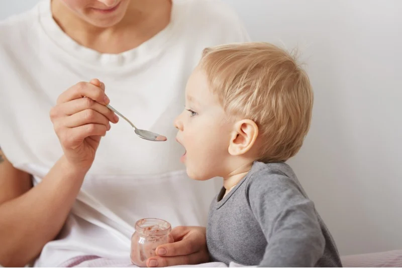 Lưu Ý Dinh Dưỡng: Trẻ Em Ăn Tiêu Được Không & Bao Nhiêu Là Đủ?